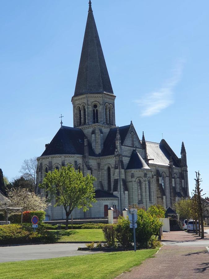 Le Gite Du Puits Aubert Breze 外观 照片